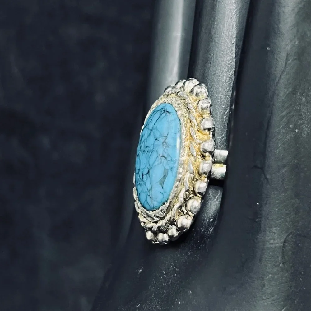 Vintage Chunky Faux Turquois Adjustable Ring (R351) - Picture 3 of 6